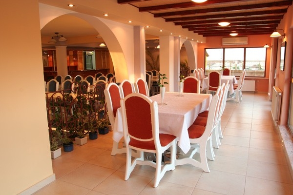 Hotel Grand - image - 4