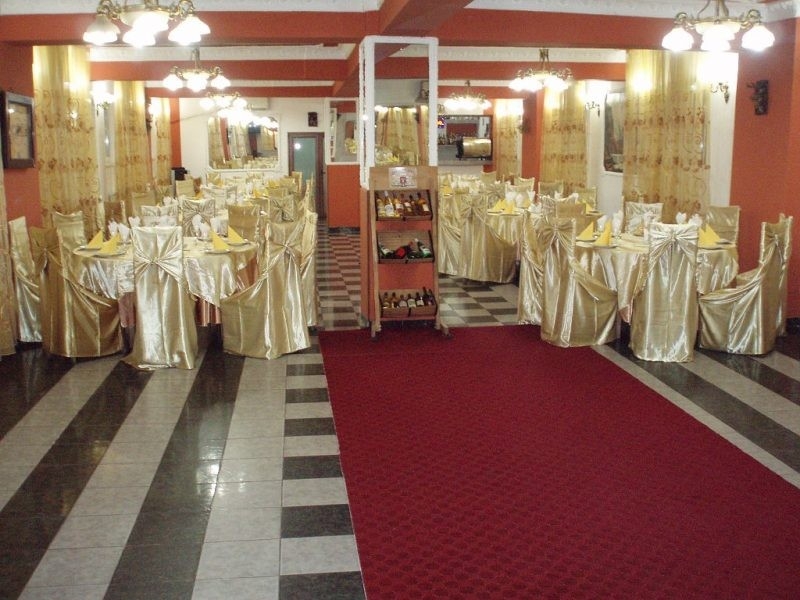 Restaurant Cerbul (inchis) - image - 1