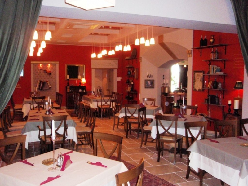 Sarpele roz - acum La Vioara Roșie - image - 2