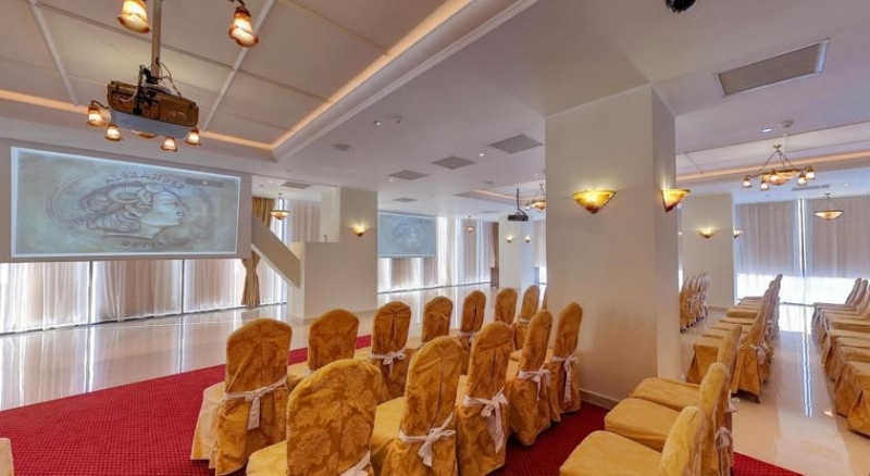 Alexander Hotel (INCHIS ??) - image - 1