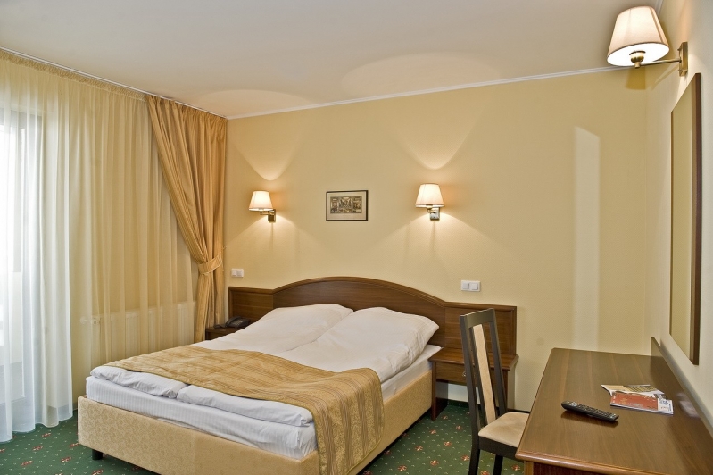 Hotel Coroana Brasovului - image - 4