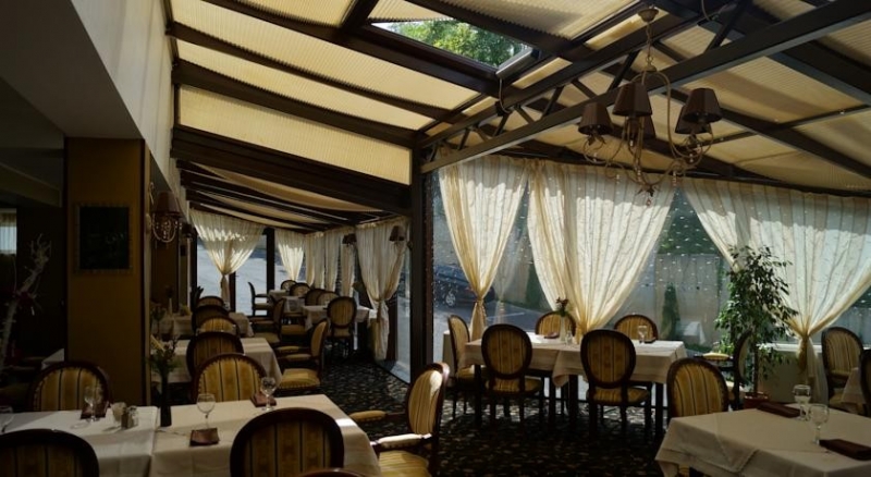 Hotel Classic Inn - image - 1