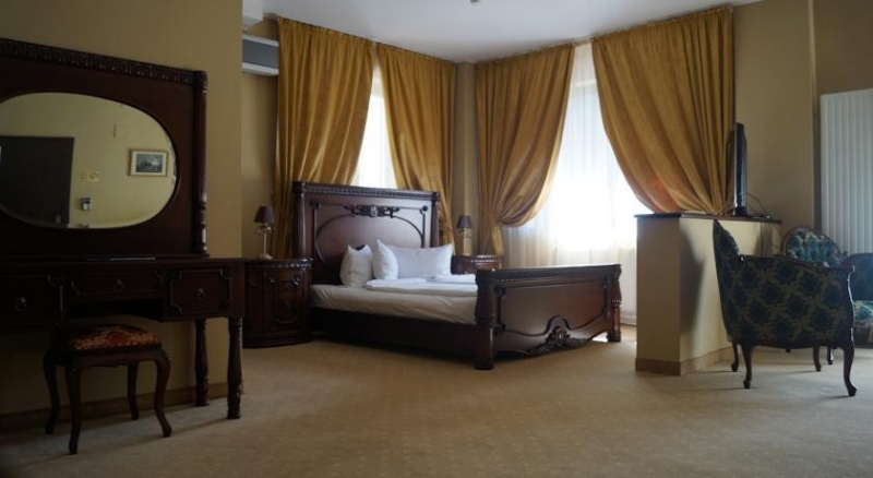 Hotel Classic Inn - image - 2