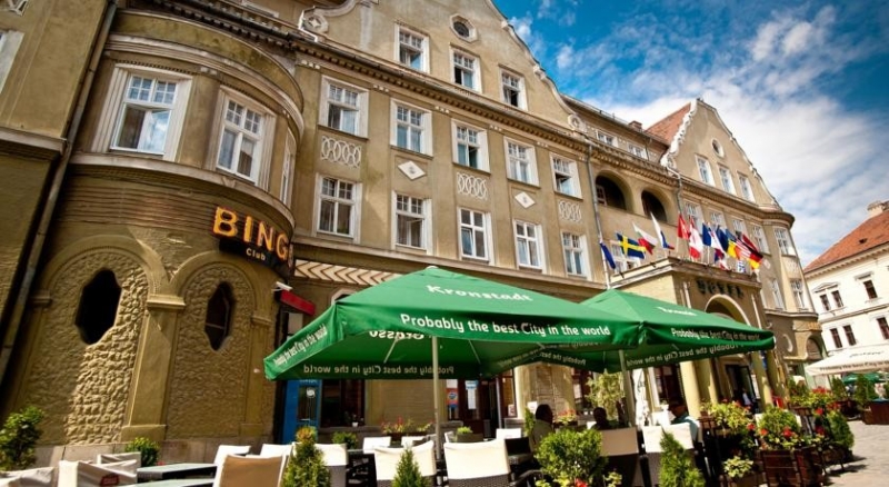 Hotel Coroana Brasov - image - 0