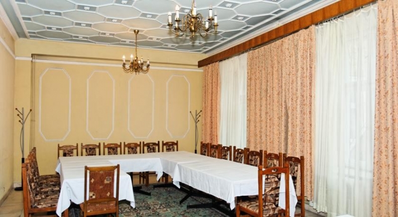 Hotel Coroana Brasov - image - 1