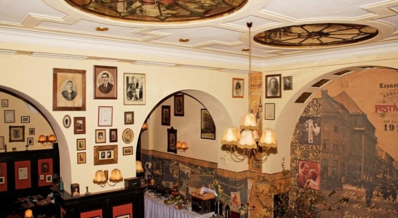 Hotel Coroana Brasov - image - 2
