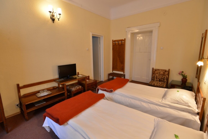 Hotel Coroana Brasov - image - 4
