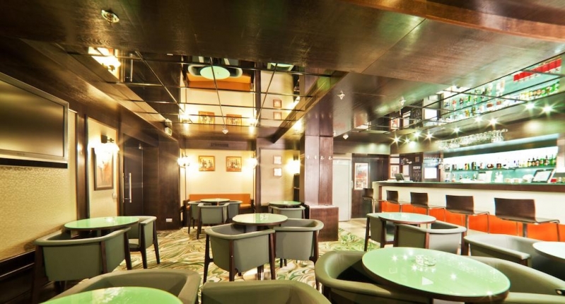 Double Tree by Hilton Unirii - image - 3
