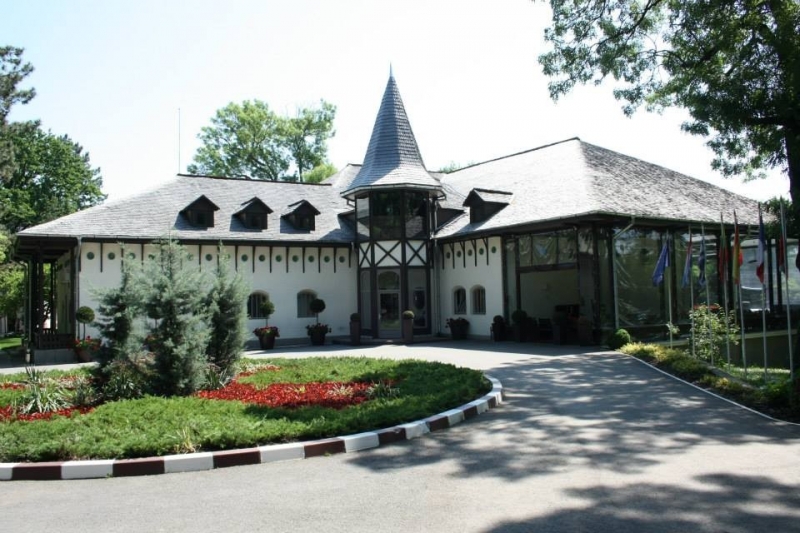 Clubul Diplomatic - image - 0