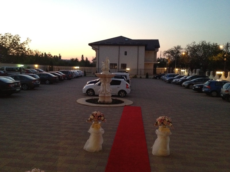 Eden House - image - 4