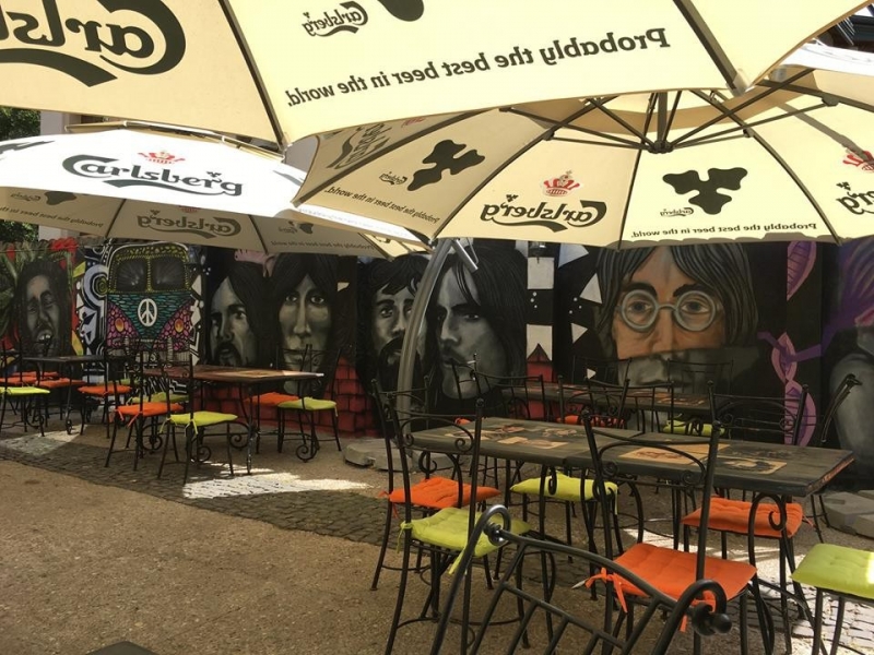  E Varza Pub - image - 4