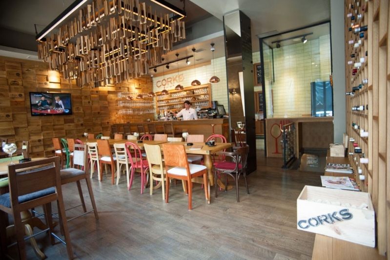 Corks Cozy Bar - image - 1