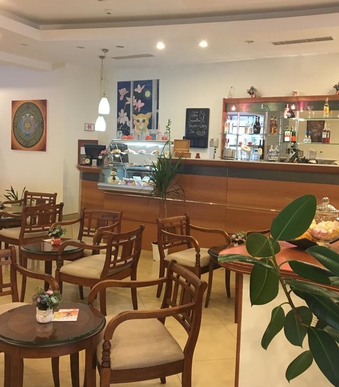 Eurohotels Arcul de Triumf - image - 4