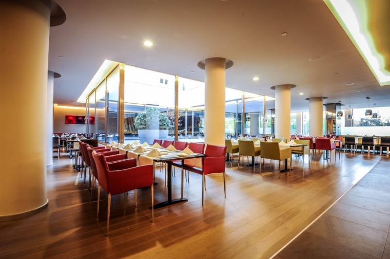 Ramada Parc Hotel - image - 1