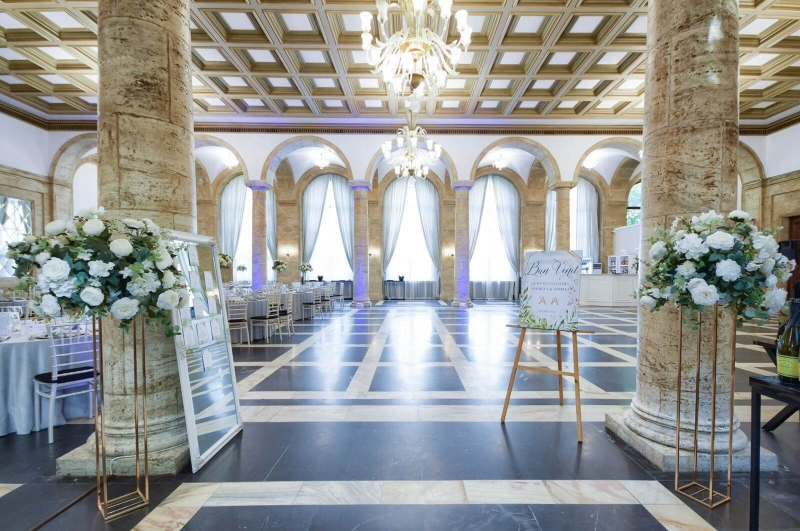 Royal Hall - image - 0
